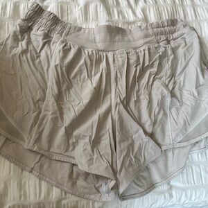 Lululemon Hotty Hot 4” Shorts